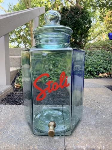 Vintage stoli stolichnaya - vintage,